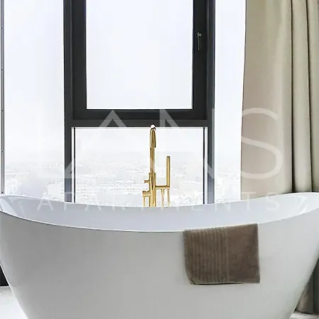 Hanza Tower Bohemia 22 Pool & Jacuzzi 公寓 *